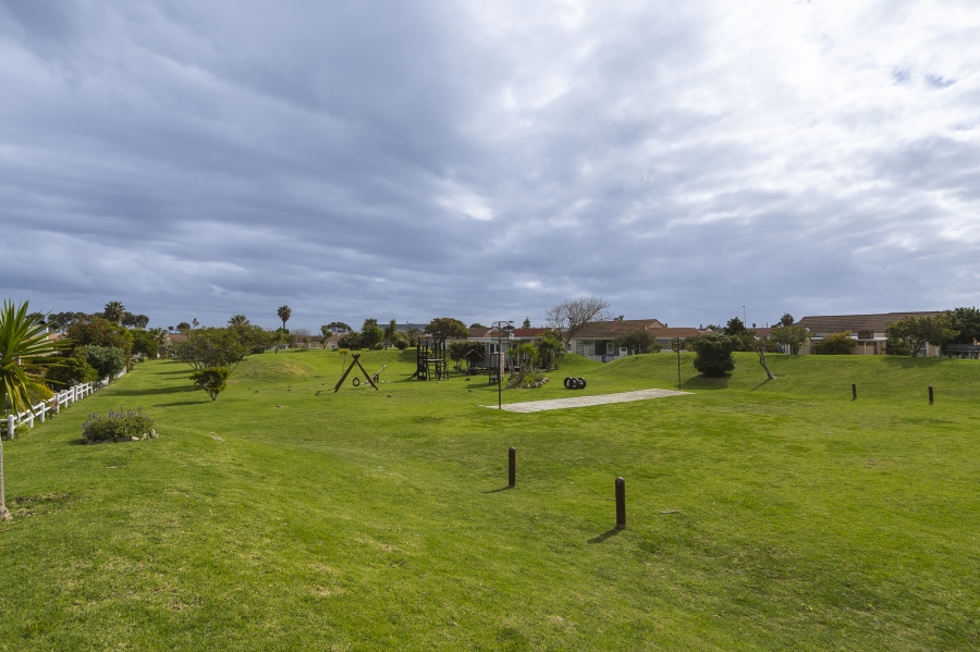 1 Bedroom Property for Sale in Dobson Western Cape